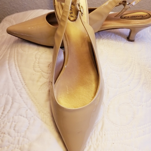 Trotters Prima Nude Patent Leather Pumps/Heels/Wom - Picture 2 of 7